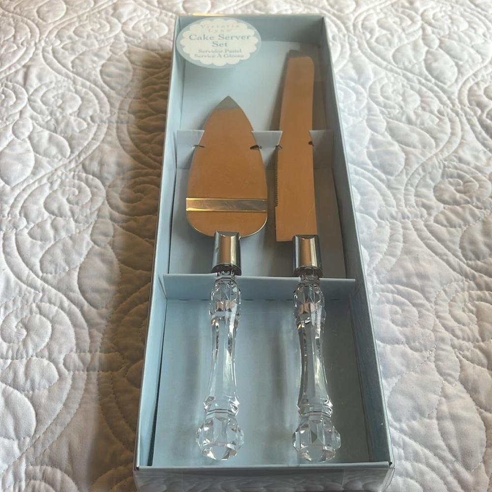 Victoria Lynn Cake Server Set Brand New 2 Piece Set Knife and Server NWT